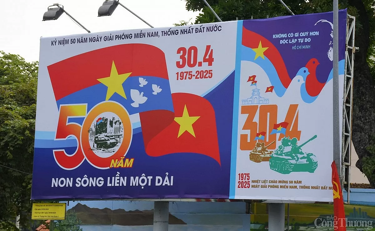 TP. Hồ Chí Minh cờ hoa rực rỡ mừng đại lễ 30/4