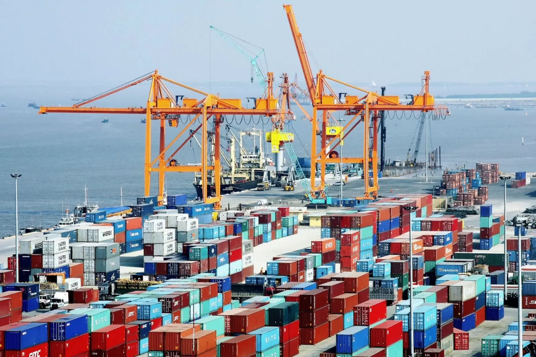 Chuyển quyền để chuẩn hóa quản lý, nhưng không làm gãy mạch