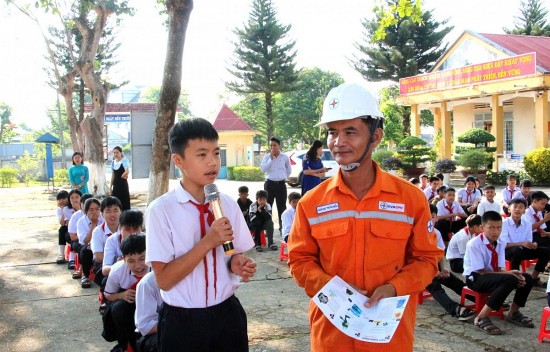 pc kon tum tuyen truyen an toan dien tai truong hoc