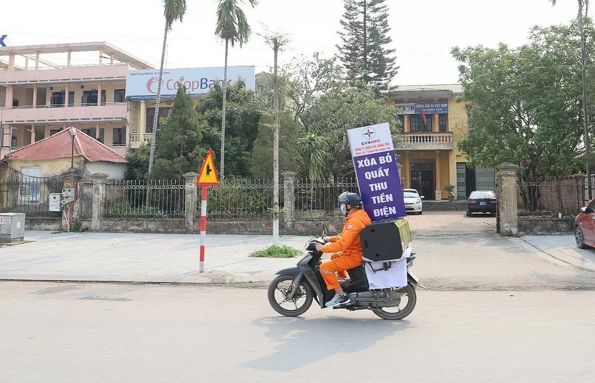 PC Hưng Yên tuyên truyền, không thu tiền điện truyền thống