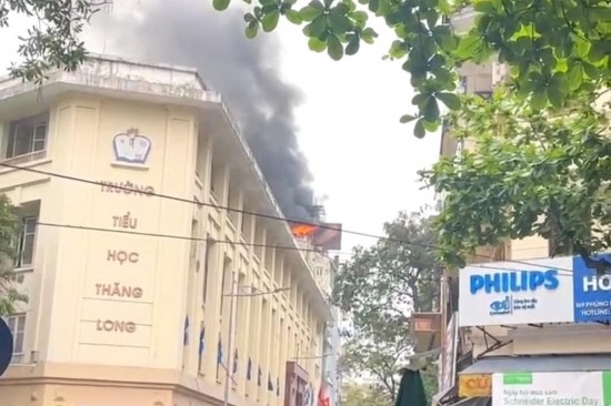 ha noi chay nha cao tang canh truong hoc phai so tan nhieu hoc sinh