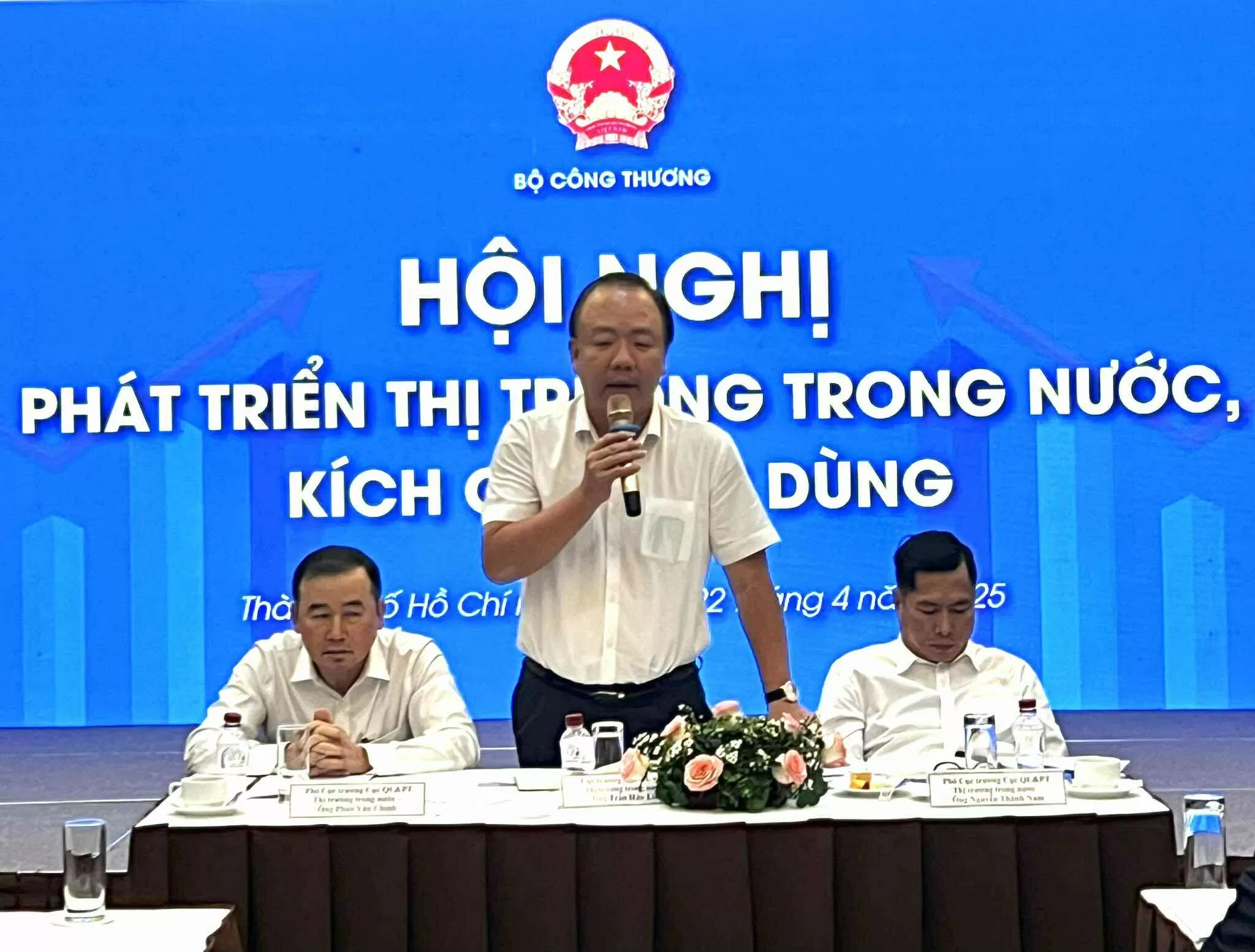 Phát triển thị trường trong nước mang ý nghĩa sống còn