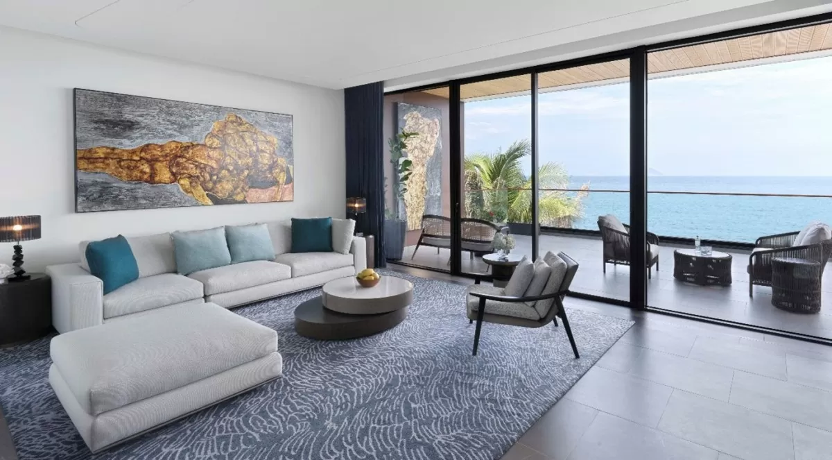 “Đập hộp” Mercedes-Benz khi sở hữu dinh thự Villa Le Corail