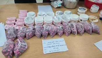 thu doan moi cat giau ma tuy qua tuyen hang khong