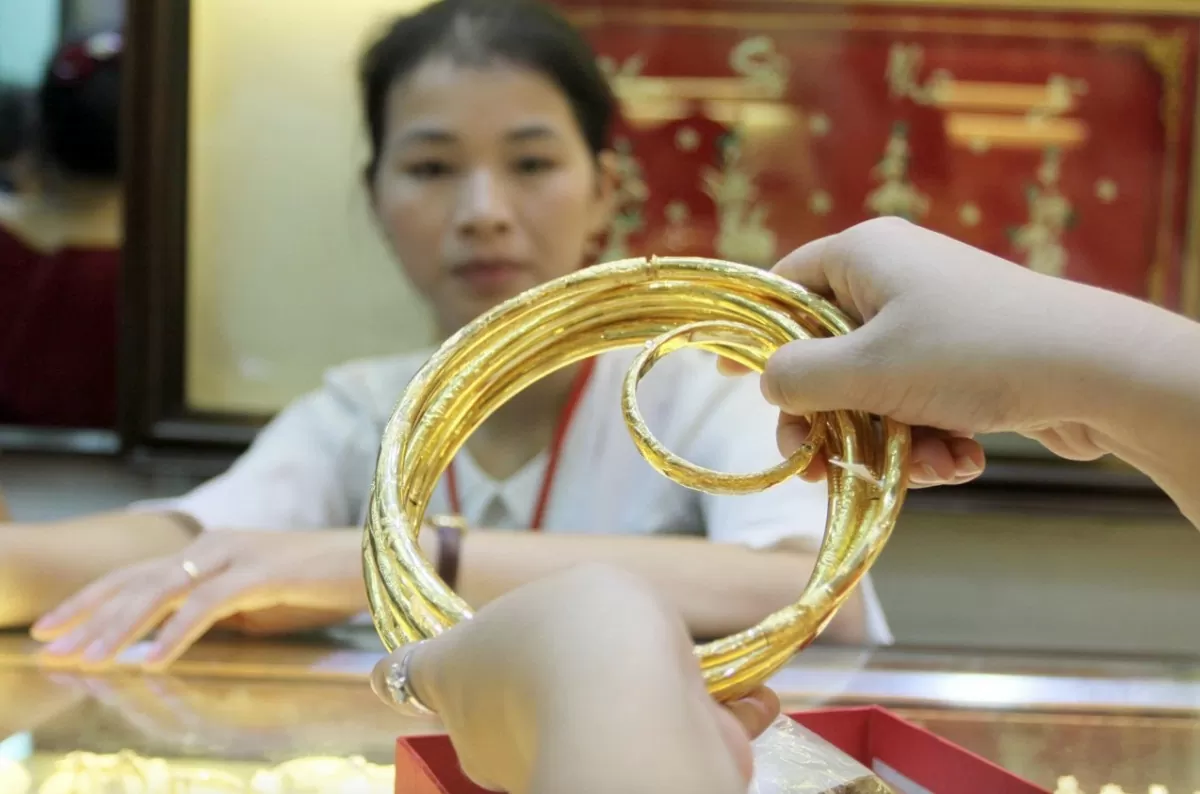 Giá vàng tăng vọt, liên tiếp lập kỷ lục mới 