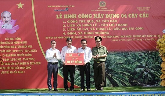 vietcombank tai tro 10 ty dong xay dung 4 cau giao thong nong thon tai ben tre