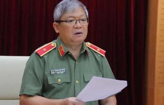 bo cong an xu ly nghiem nguoi noi tieng quang cao sai su that