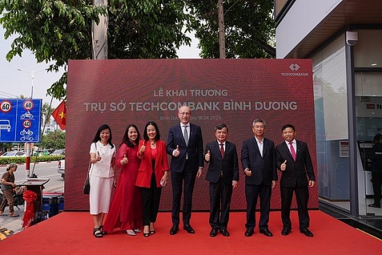 techcombank tiep tuc ra mat chi nhanh the he moi tai binh duong