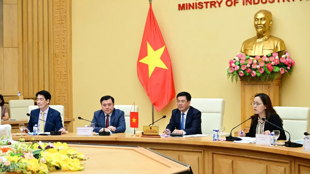 Bộ trưởng Nguyễn Hồng Diên điện đàm với Hoa Kỳ