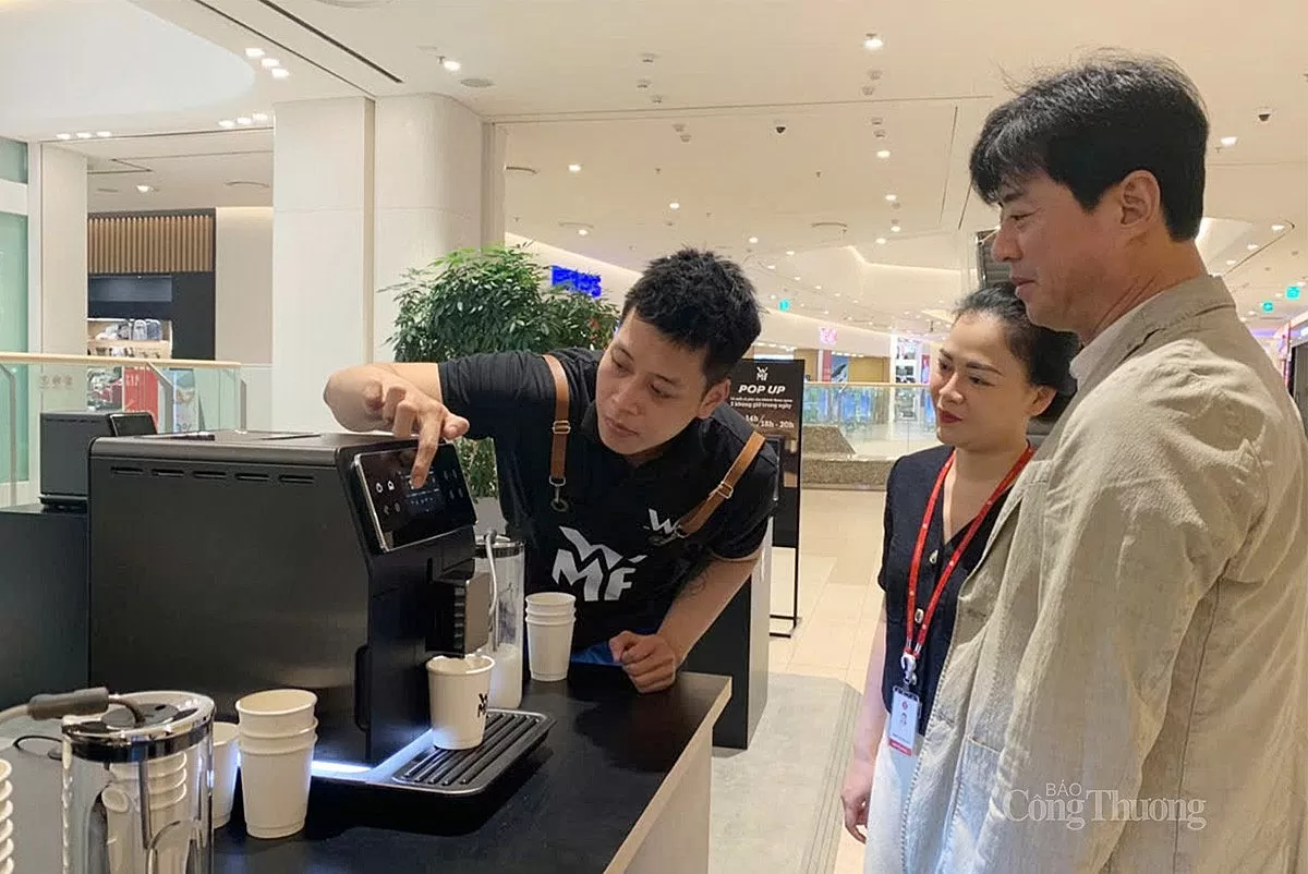 Dòng máy pha cà phê FACM mới nhất của WMF được giới thiệu đến người tiêu dùng Việt Nam