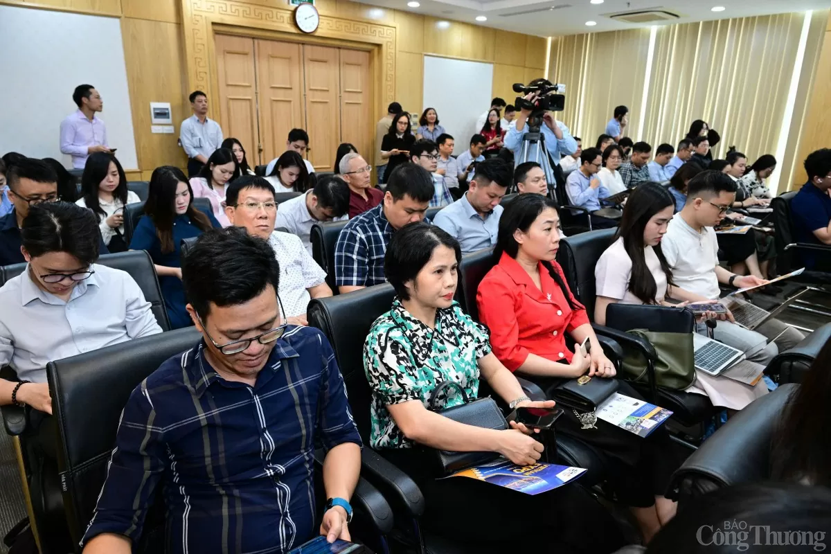 Chùm ảnh: Hội thảo 'Cơ hội để Logistics phát triển bền vững trong kỷ nguyên 4.0'