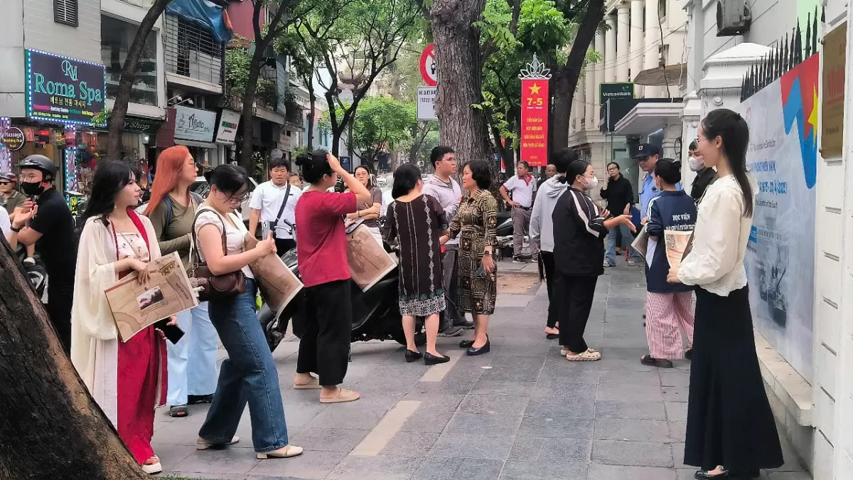 Phụ trương Báo Nhân Dân kỷ niệm ngày 30/4 thành món quà 'hot'