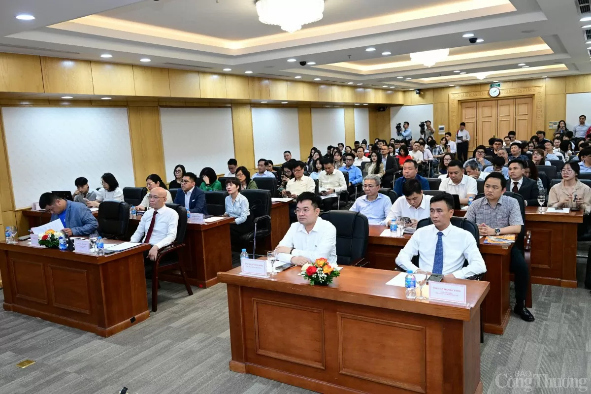 Chùm ảnh: Hội thảo 'Cơ hội để Logistics phát triển bền vững trong kỷ nguyên 4.0'
