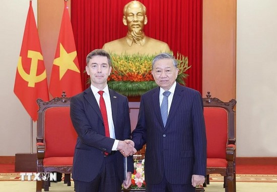 tong bi thu hoan nghenh eu chu trong hop tac voi viet nam trong chuyen doi so nang luong tai tao
