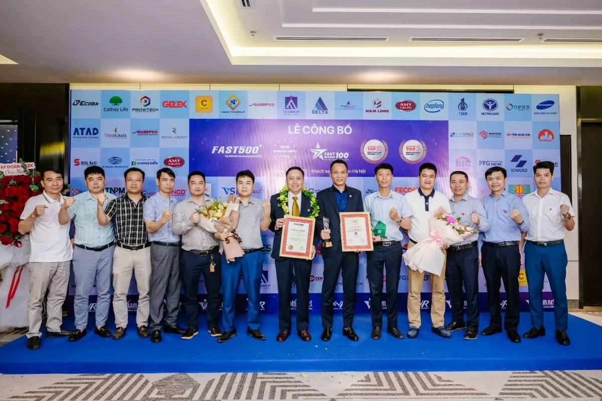 Takao tự hào khi đạt cú đúp giải thưởng lớn năm 2025