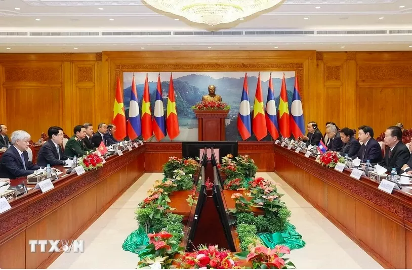 Chủ tịch Quốc hội Lào mong muốn Việt Nam chia sẻ kinh nghiệm tinh gọn bộ máy