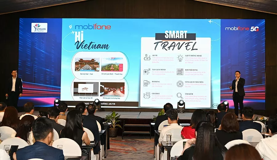 Đại diện Tổng Công ty Viễn thông MobiFone giới thiệu về Dự án Hi Vietnam. Ảnh: TITC