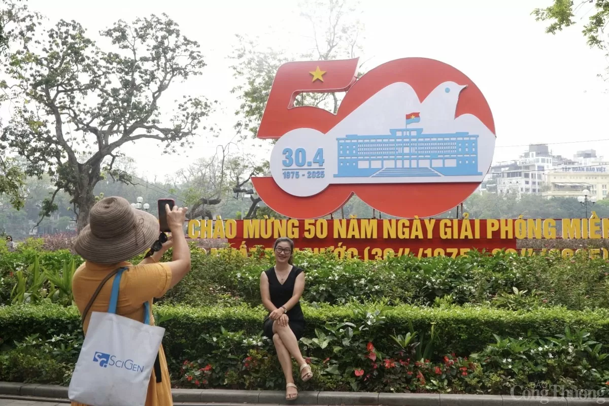 Cờ đỏ sao vàng - concept 'cháy' nhất những ngày đại lễ 30/4 - 1/5