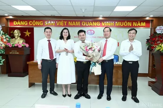 Chùm ảnh: Đại hội Đảng bộ Báo Công Thương lần thứ III, nhiệm kỳ 2025 - 2030
