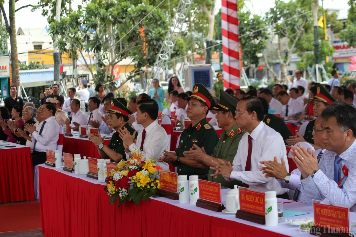 Khánh thành Công viên tượng đài Anh hùng Võ Thị Sáu