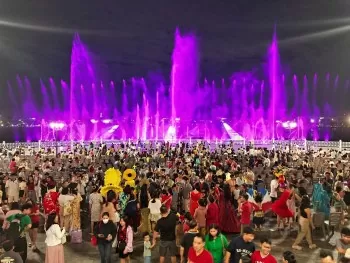 Van Phuc City tổ chức đại tiệc nhạc nước, pháo hoa 30/4