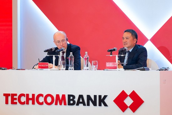 co tuc nghin ty loi nhuan ky luc nhung techcombank chua dung lai