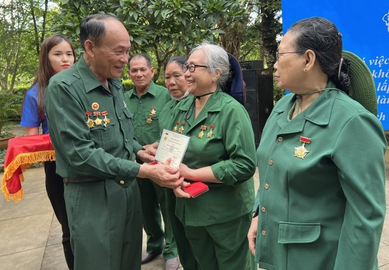 thong tin ve che do thanh nien xung phong giai doan 1965 1975