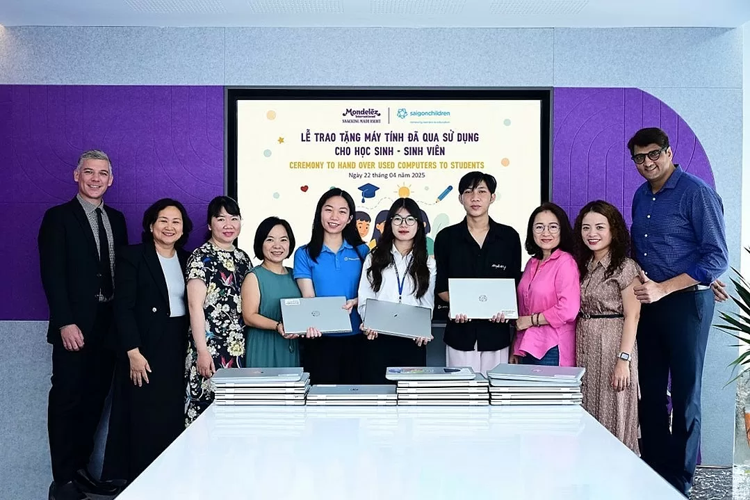Thông qua sự đóng góp của Mondelez Kinh Đô, những chiếc máy tính chất lượng tốt này lại tiếp tục một hành trình mới, đồng hành cùng những em học sinh và sinh viên đang từng ngày nỗ lực vượt qua hoàn cảnh khó khăn để vươn tới tri thức