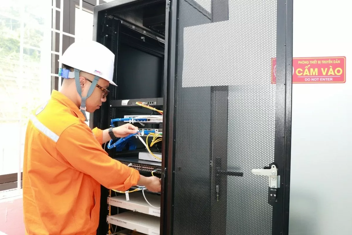 PC Lào Cai trực 24/24 giờ để đảm bảo điện dịp Lễ 30/4 - 1/5
