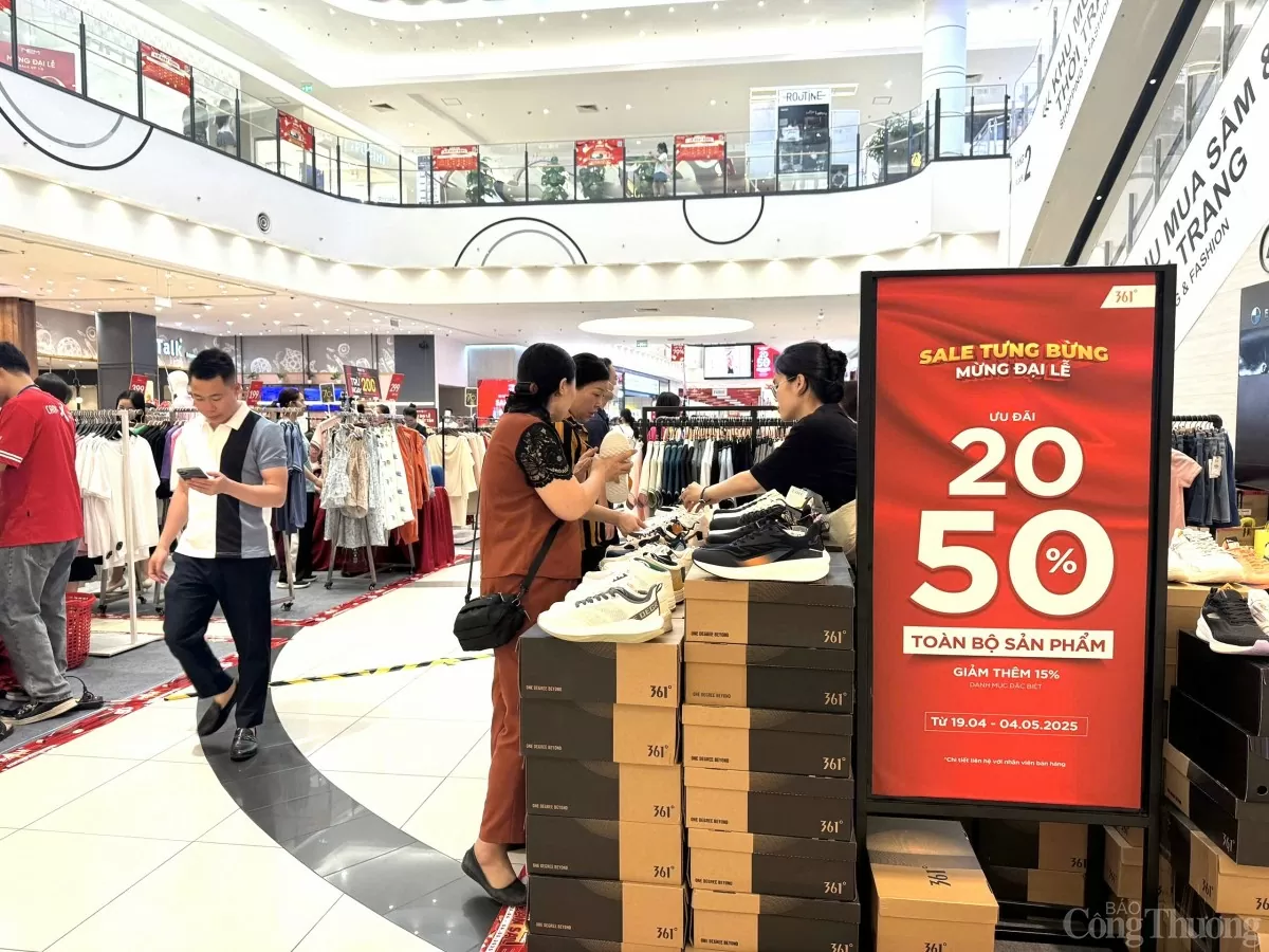 'Thủ phủ' thời trang Hà Nội bùng nổ ưu đãi dịp 30/4