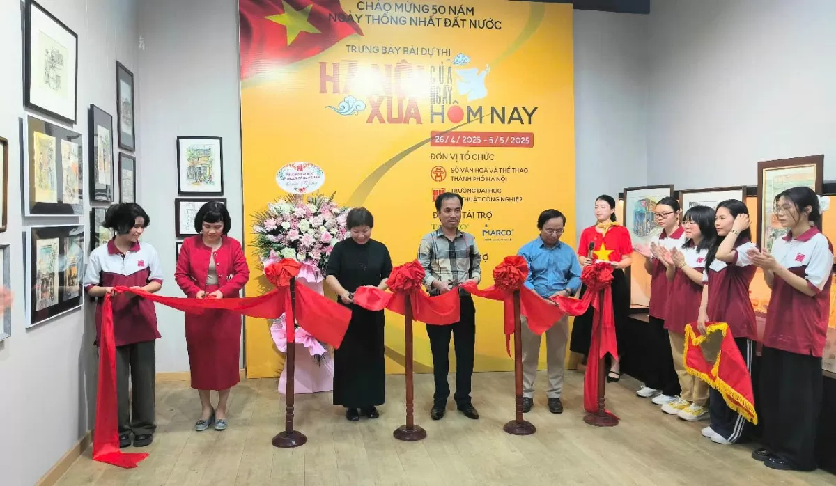 Sinh viên Mỹ thuật “vẽ” tình yêu với Thủ đô Hà Nội