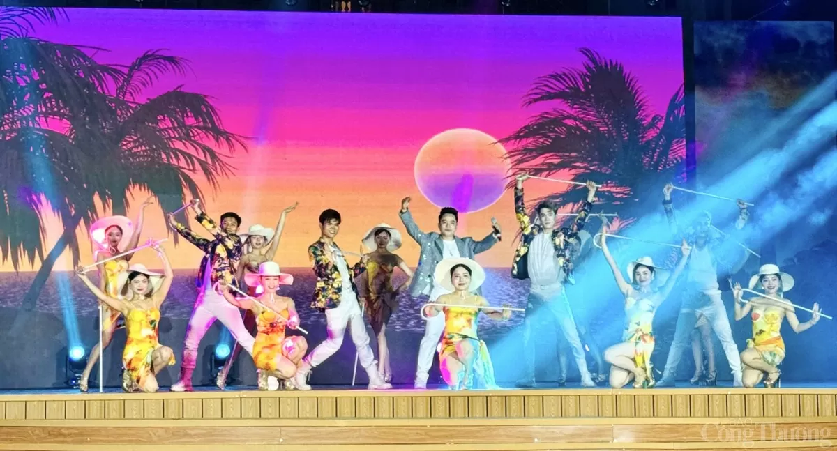 Quảng Ninh: Rực rỡ 'Cô Tô - Nơi sóng gọi mặt trời'