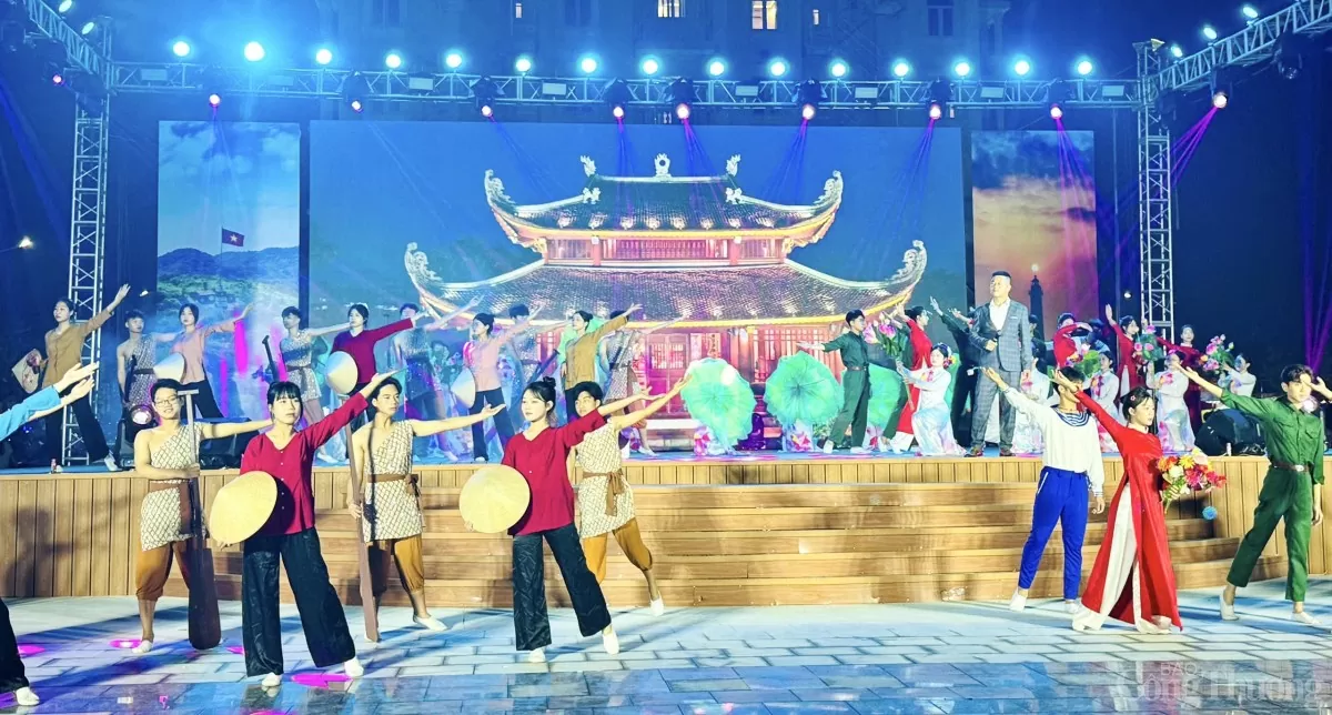 Quảng Ninh: Rực rỡ 'Cô Tô - Nơi sóng gọi mặt trời'