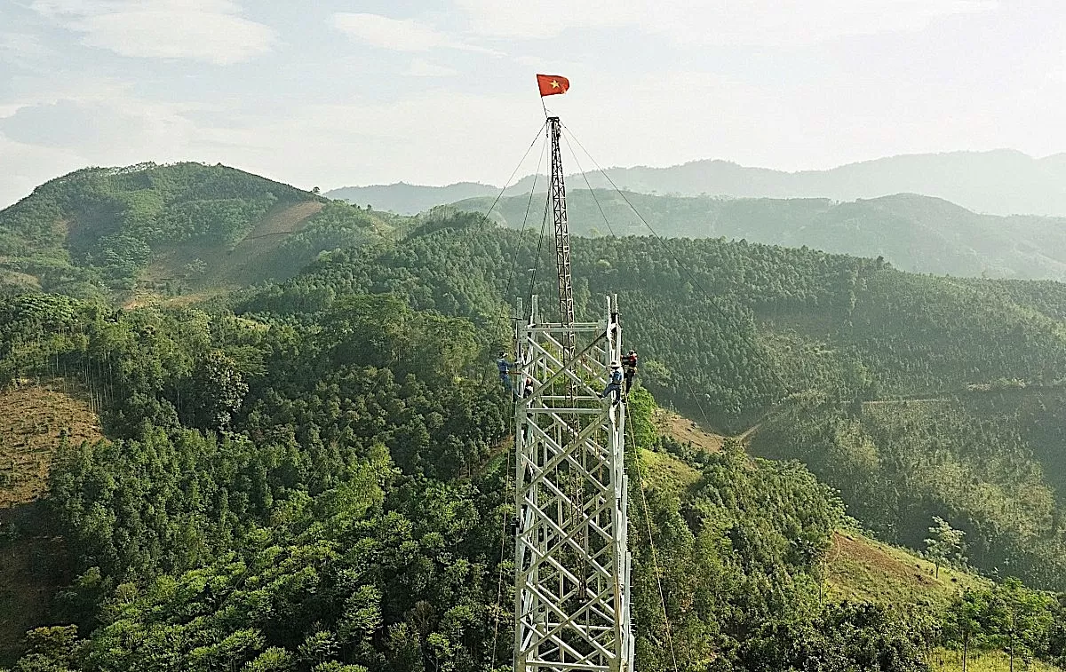 Nỗ lực ngày và đêm đưa đường dây 500kV Lào Cai - Vĩnh Yên về đích