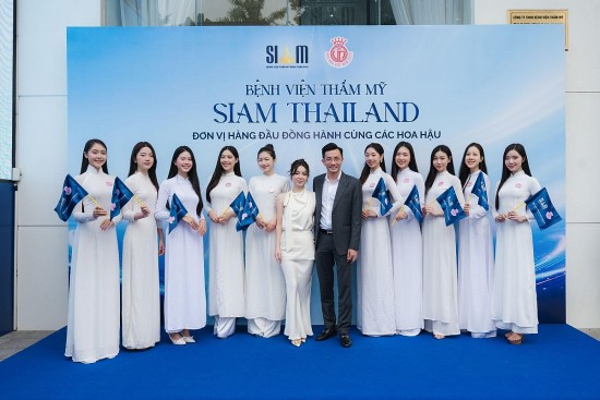 bac si siam thailand cham soc toan dien thi sinh tai hai dau truong nhan sac