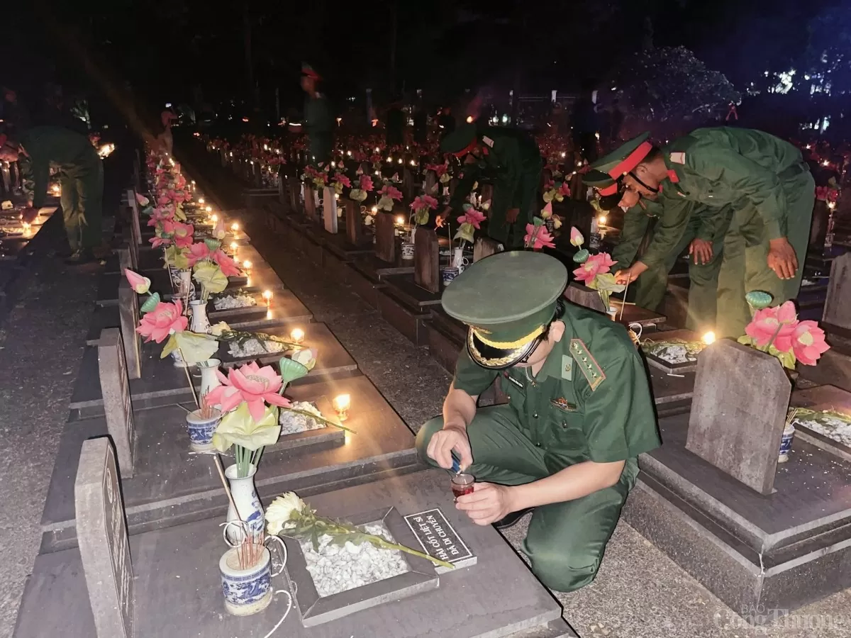 Ấm áp những ngọn nến tri ân các Anh hùng liệt sĩ
