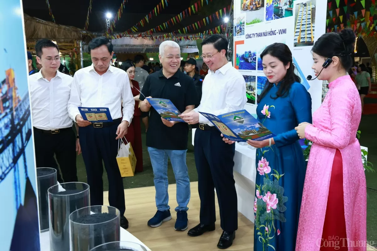 Khai mạc hội chợ triển lãm 'Công Thương - OCOP Thái Nguyên 2025'