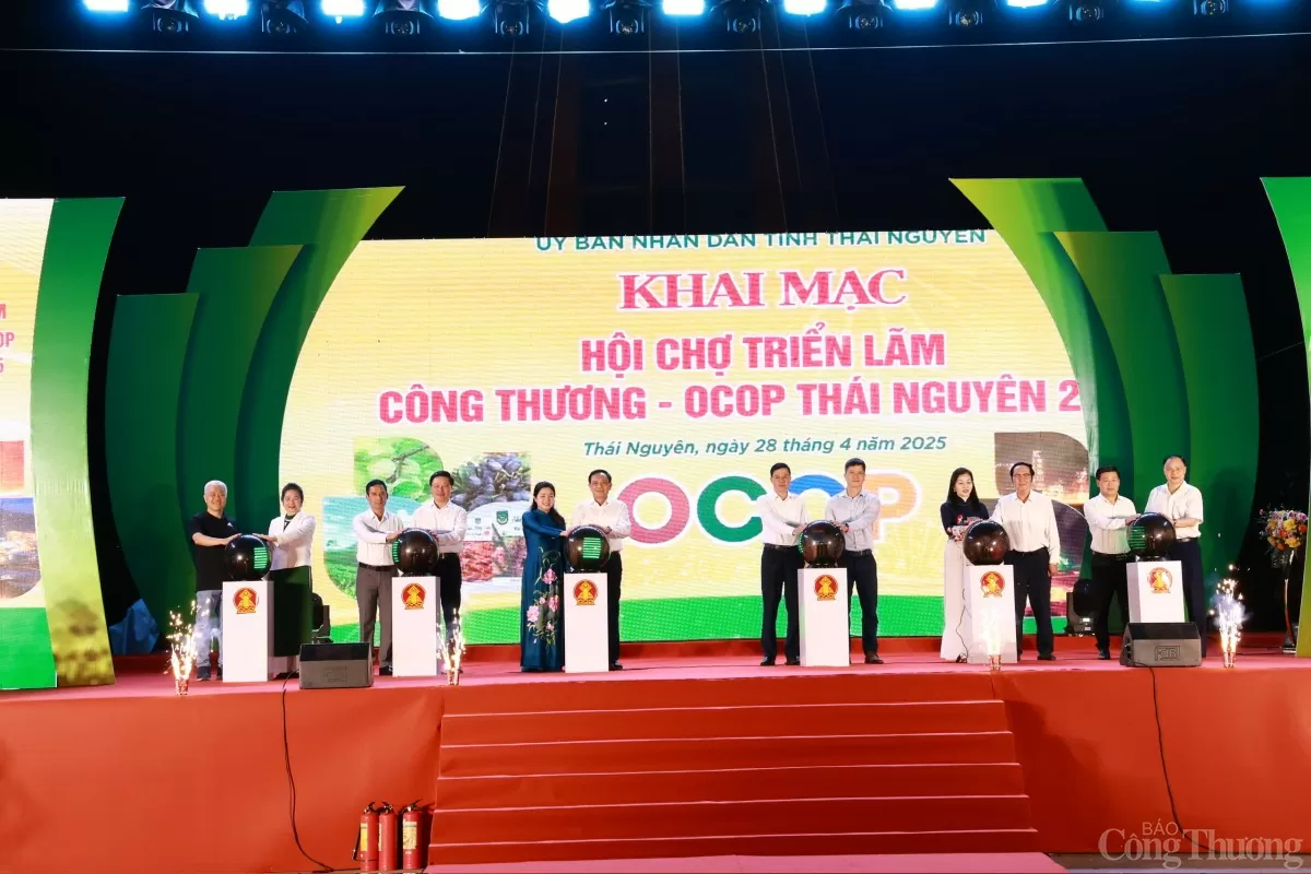 Khai mạc hội chợ triển lãm 'Công Thương - OCOP Thái Nguyên 2025'