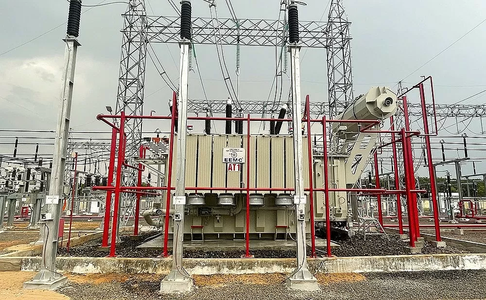 EVNNPT đóng điện nhiều công trình chào mừng Đại hội Đảng bộ và ngày thống nhất đất nước