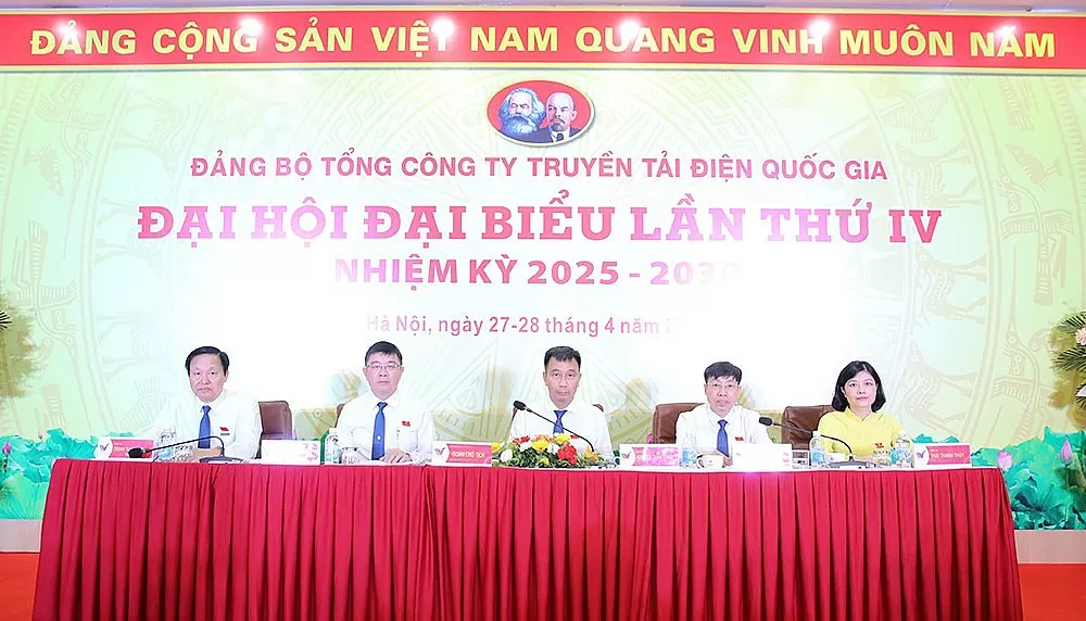 Giữ vững 'mạch máu' quốc gia: Đảng bộ EVNNPT bước vào kỳ mới với khí thế mới