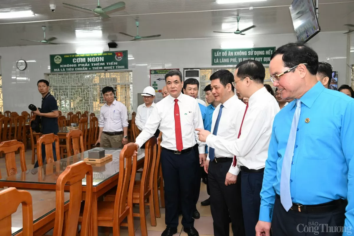 Những hình ảnh đầu tiên của Đoàn Bộ Công Thương trong lễ