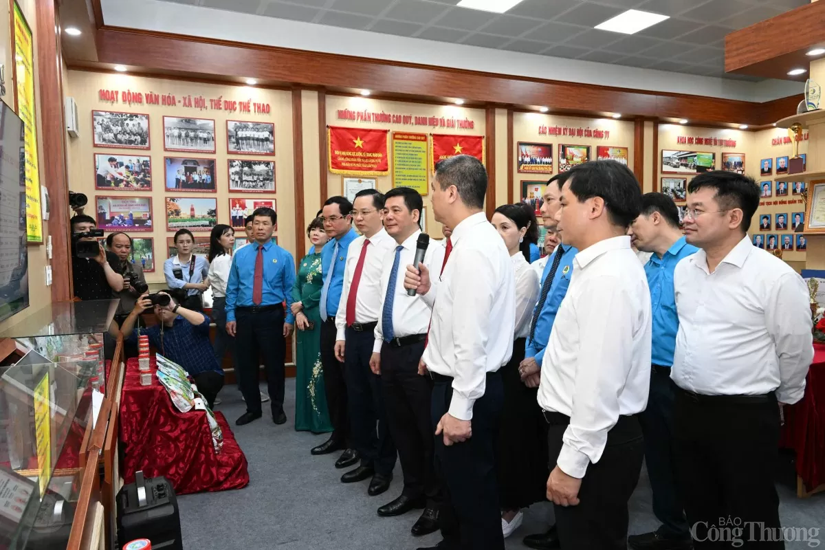 Những hình ảnh đầu tiên của Đoàn Bộ Công Thương trong lễ