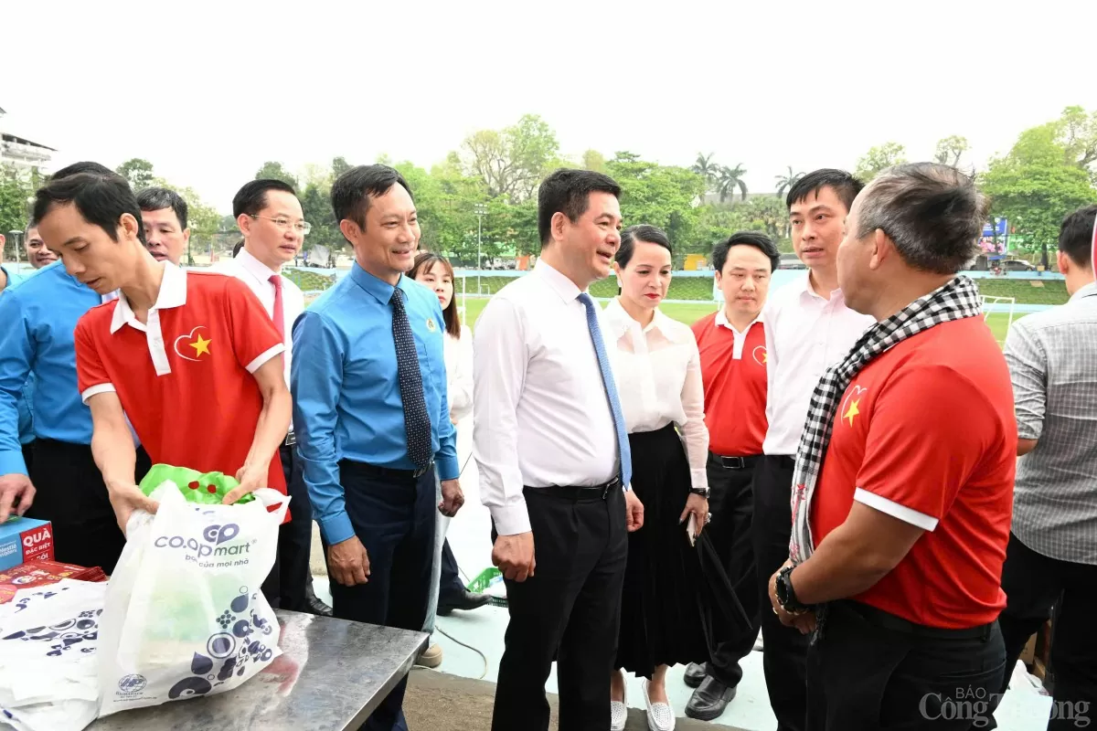 Những hình ảnh đầu tiên của Đoàn Bộ Công Thương trong lễ