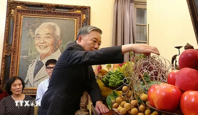 Tổng Bí thư Tô Lâm dâng hương tưởng nhớ Đại tướng Võ Nguyên Giáp và Đại tướng Văn Tiến Dũng