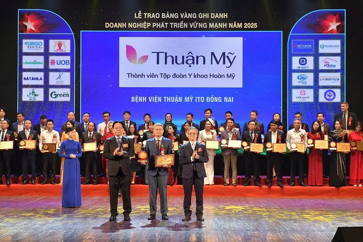 Bệnh viện Thuận Mỹ ITO Đồng Nai vinh dự đón nhận giải thưởng “Top 10 Doanh nghiệp phát triển vững mạnh”năm 2025