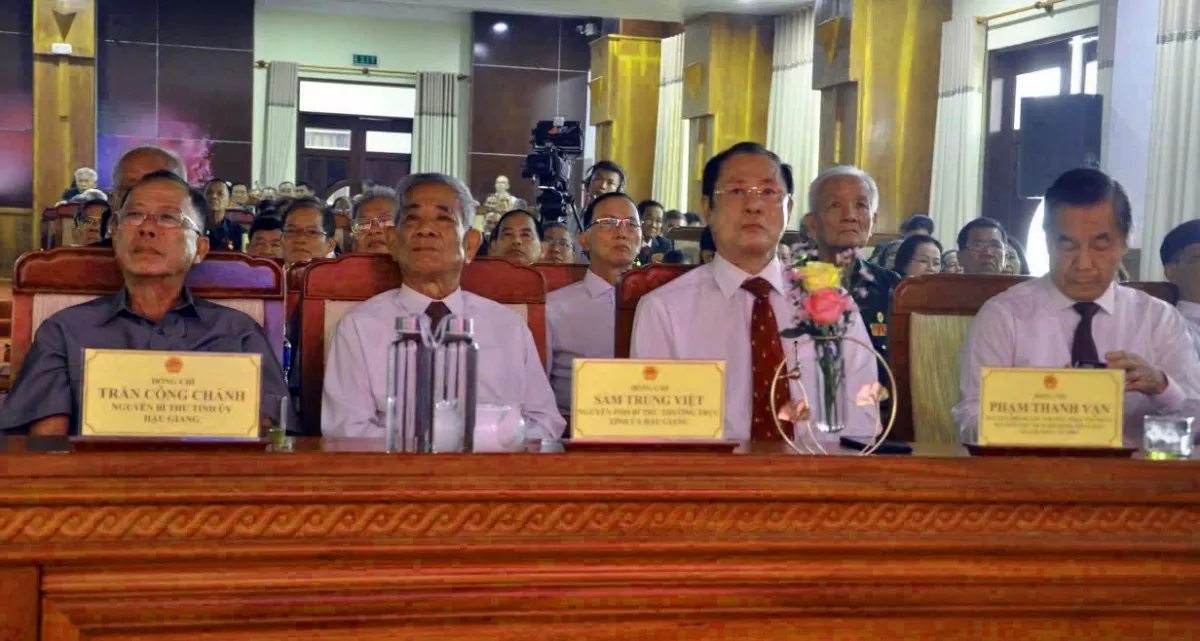 Đoàn đại biểu tham dự buổi lễ. Ảnh: Vĩnh Tường
