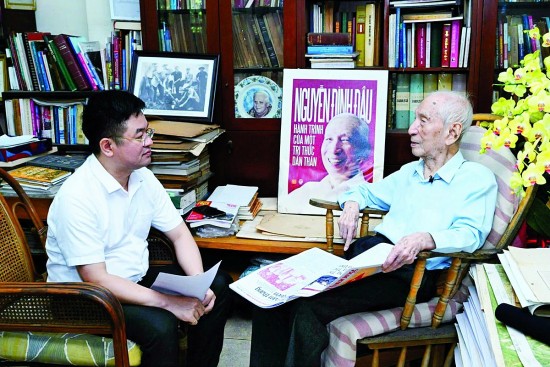 hoc gia nguyen dinh dau nguoi tan hien cho dan toc va lich su nuoc nha