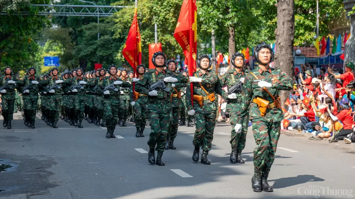 Hình ảnh ấn tượng diễu binh, diễu hành trước lễ 30/4