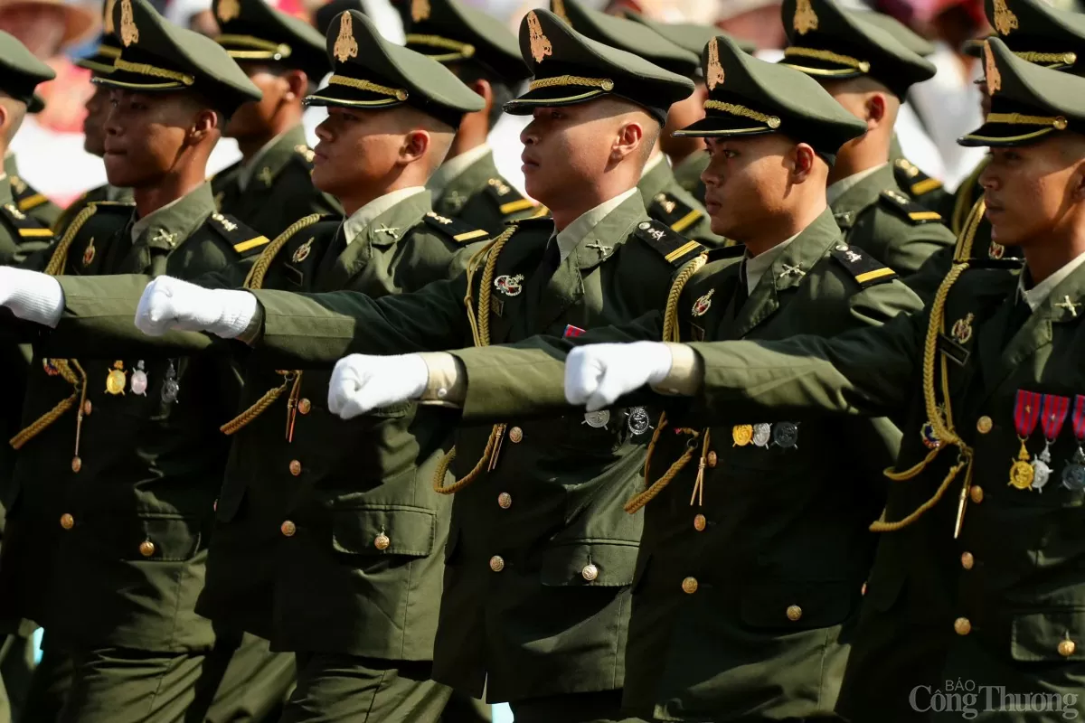 Hình ảnh ấn tượng diễu binh, diễu hành trước lễ 30/4