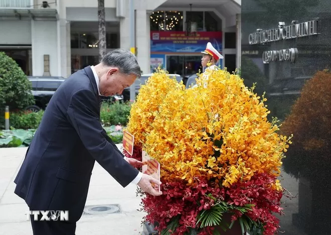 Lãnh đạo Đảng, Nhà nước thành kính dâng hương tưởng nhớ Chủ tịch Hồ Chí Minh